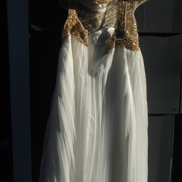 White and Gold Prom Dress still in plastic - Picture 3 of 7